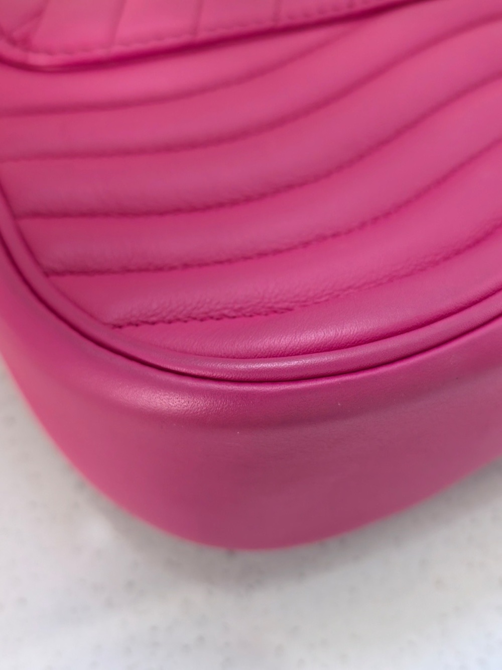Louis Vuitton New Wave Chain bag MM Hot Pink Quilted Shoulder Bag - Picture 8 of 14